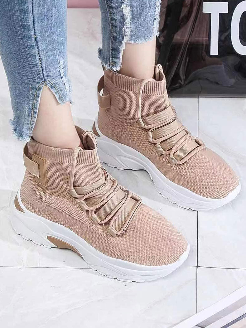 Lissa - Häftiga sneakers med vit sula